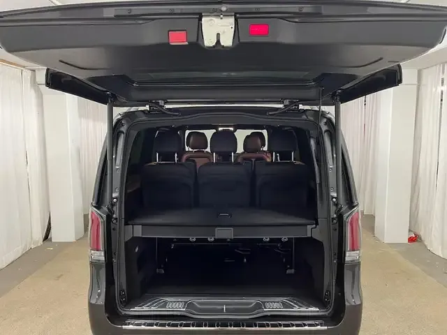Mercedes-Benz V 220