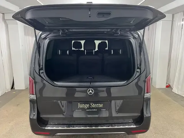 Mercedes-Benz V 220