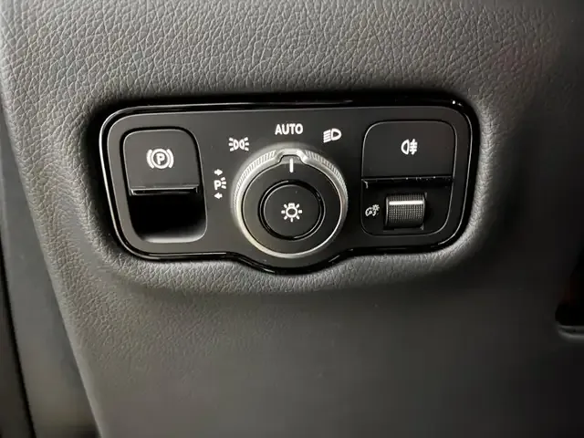 Mercedes-Benz V 220