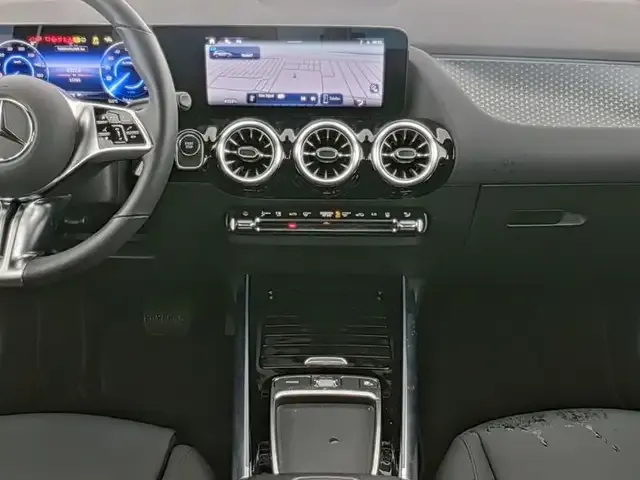 Mercedes-Benz EQA 300