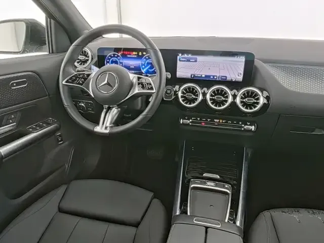 Mercedes-Benz EQA 300