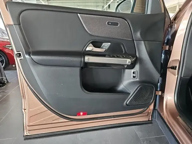 Mercedes-Benz GLB 200