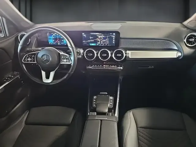 Mercedes-Benz GLB 200