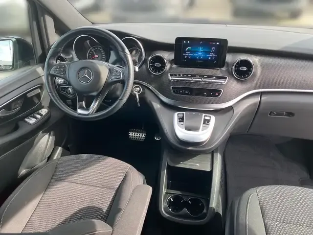 Mercedes-Benz V 250