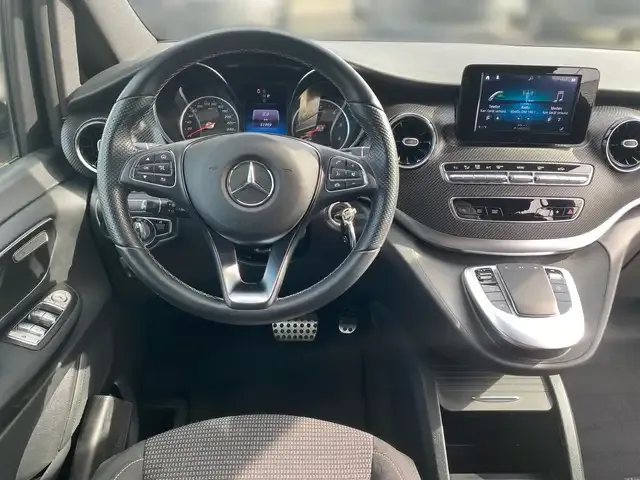 Mercedes-Benz V 250