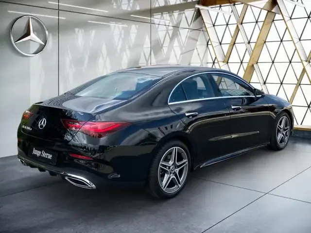 Mercedes-Benz CLA 200
