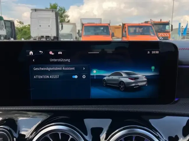 Mercedes-Benz CLA 200