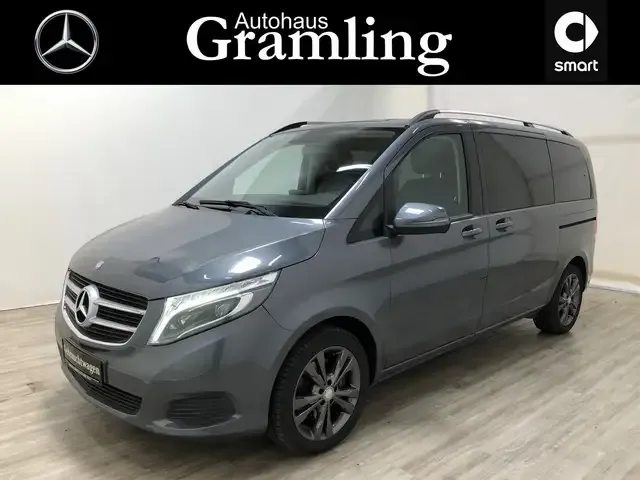 Mercedes-Benz V 220