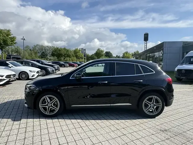 Mercedes-Benz GLA 200