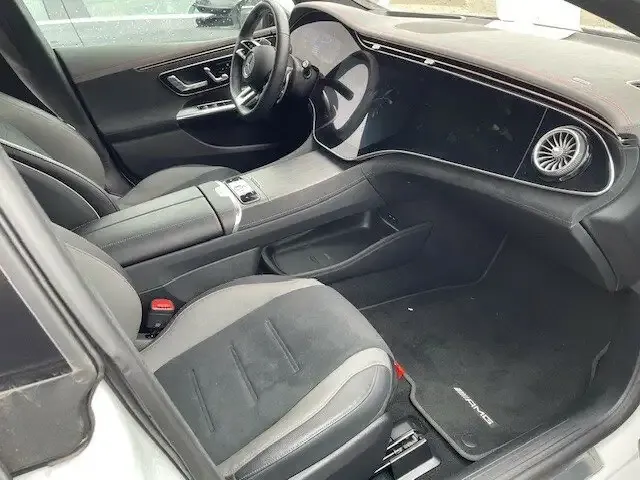 Mercedes-Benz EQE 43