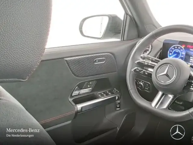 Mercedes-Benz EQB 300