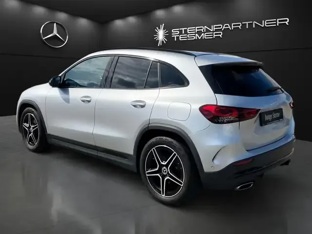 Mercedes-Benz GLA 180
