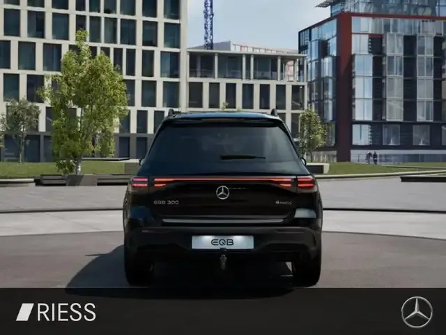 Mercedes-Benz EQB 300