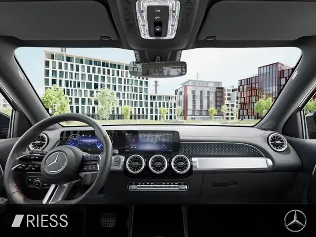 Mercedes-Benz EQB 300