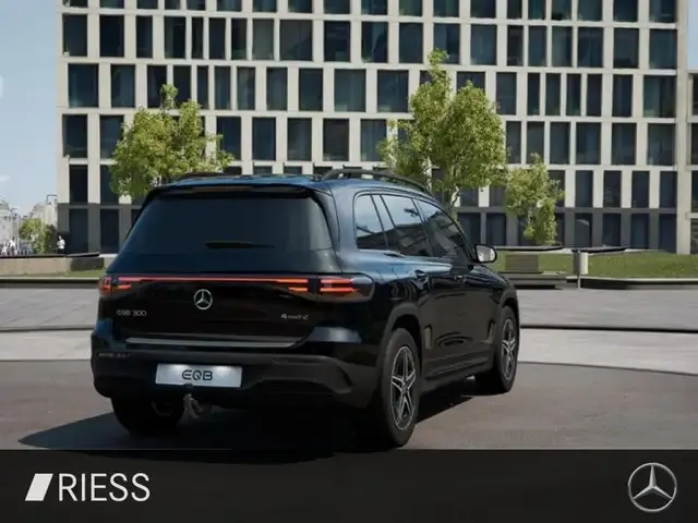 Mercedes-Benz EQB 300