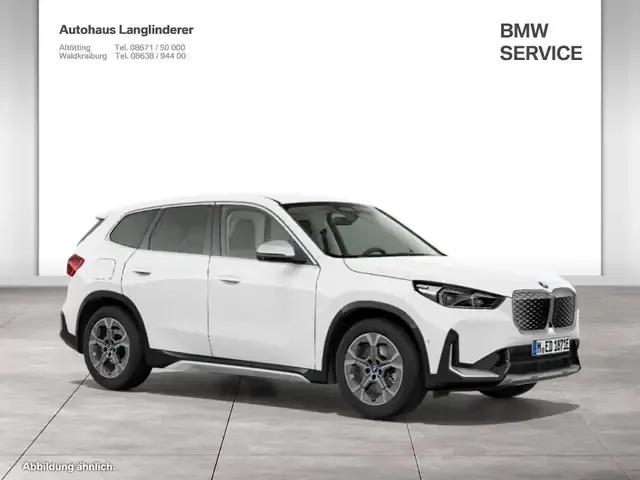 BMW iX1