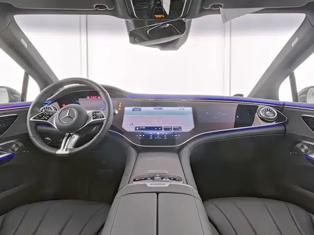 Mercedes-Benz EQE 300