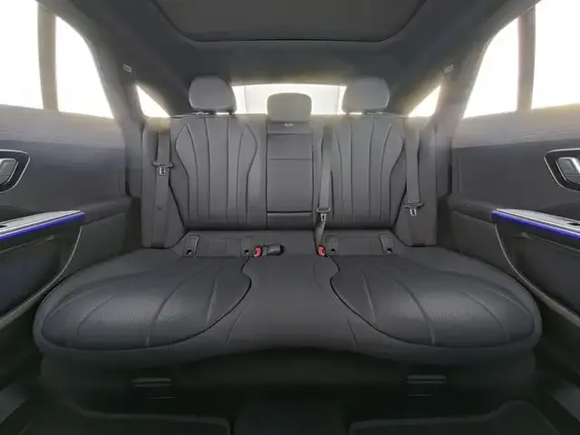 Mercedes-Benz EQE 300