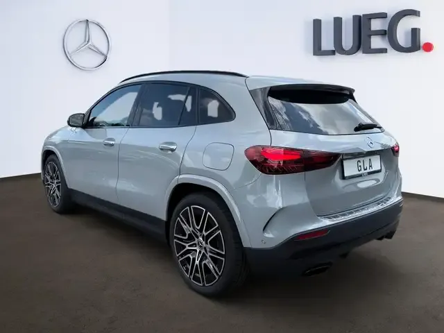 Mercedes-Benz GLA 200