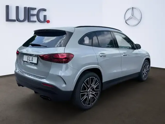 Mercedes-Benz GLA 200