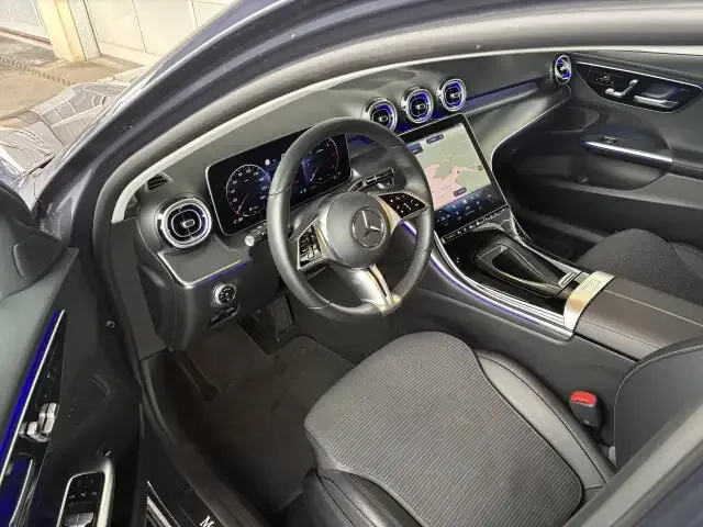 Mercedes-Benz C 220