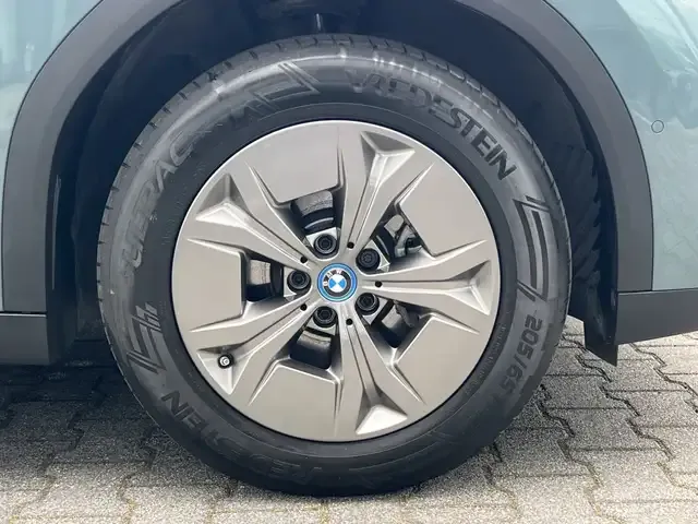 BMW iX2