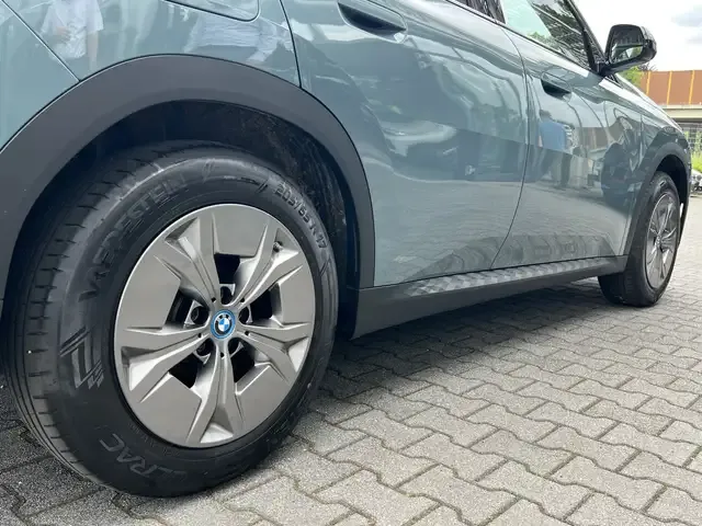 BMW iX2