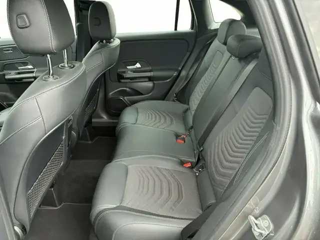 Mercedes-Benz GLA 180