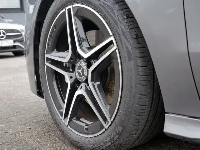 Mercedes-Benz CLA 180