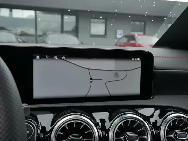 Mercedes-Benz CLA 180