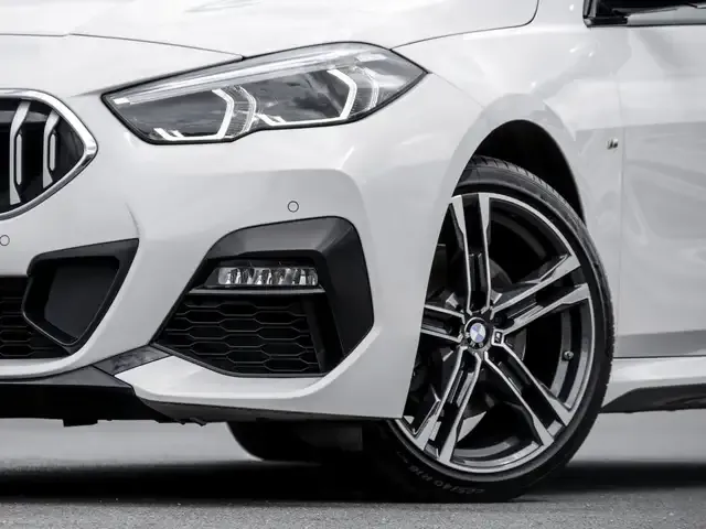 BMW 218