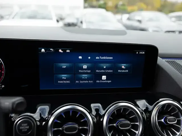 Mercedes-Benz GLA 200