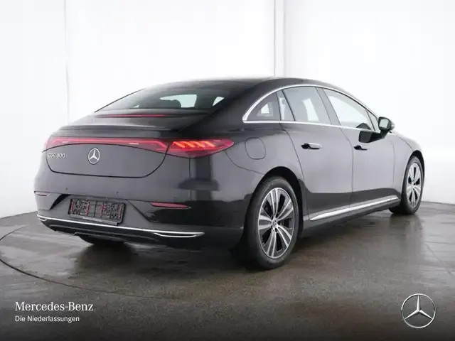 Mercedes-Benz EQE 300