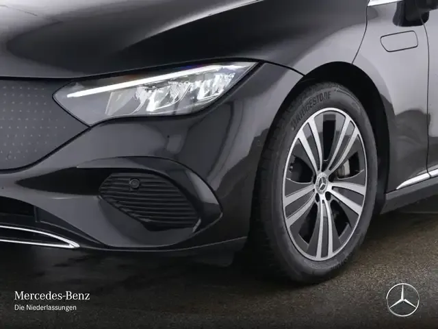 Mercedes-Benz EQE 300
