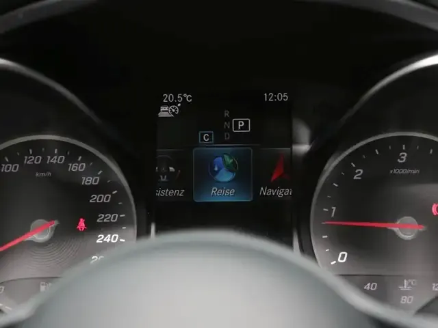 Mercedes-Benz C 220
