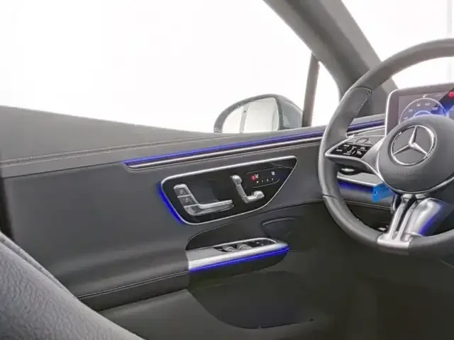 Mercedes-Benz EQE 300