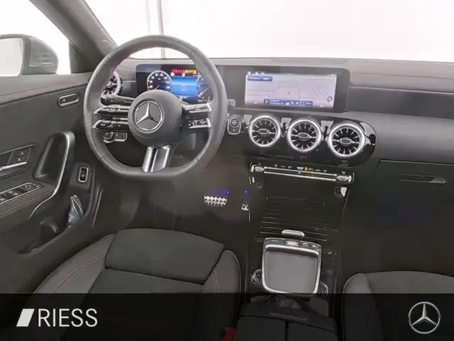 Mercedes-Benz CLA 220