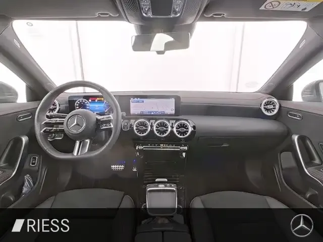 Mercedes-Benz CLA 220