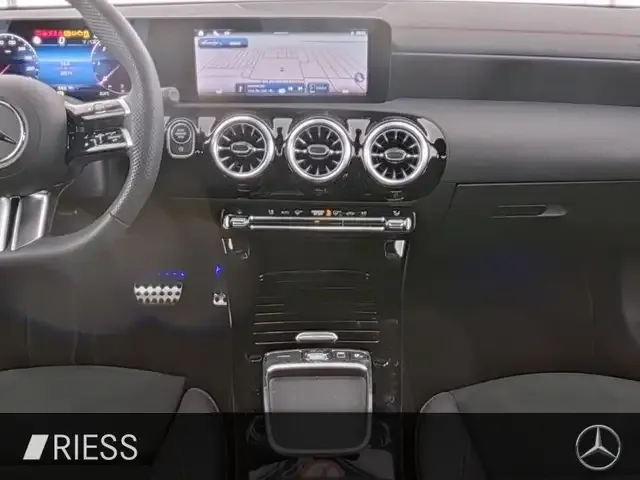 Mercedes-Benz CLA 220