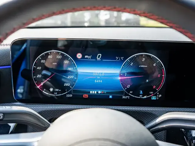 Mercedes-Benz CLA 200