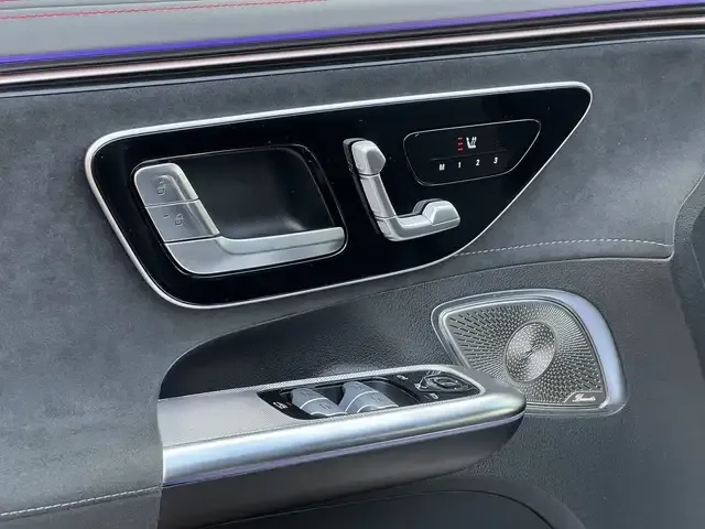 Mercedes-Benz EQE 300