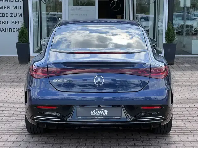 Mercedes-Benz EQE 300
