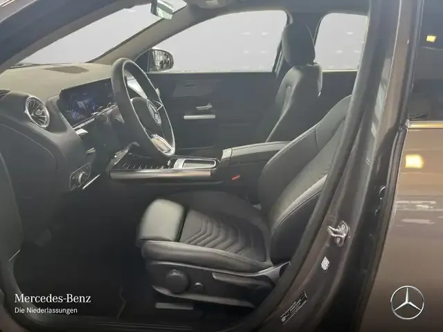 Mercedes-Benz EQA 300