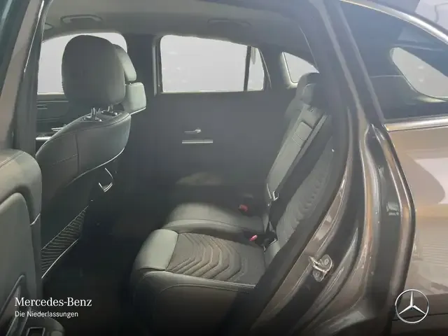 Mercedes-Benz EQA 300