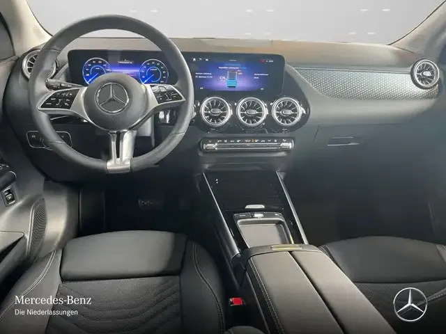 Mercedes-Benz EQA 300