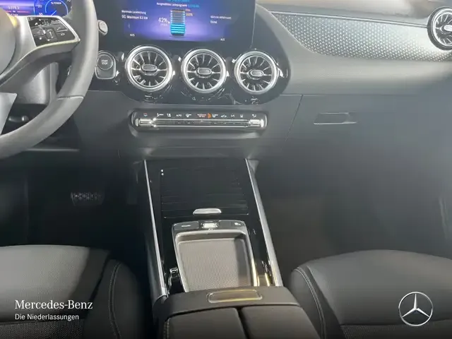 Mercedes-Benz EQA 300