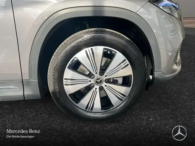 Mercedes-Benz EQA 300