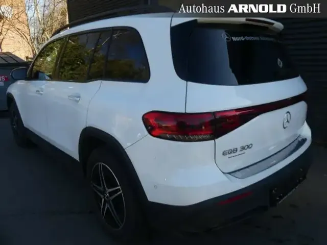 Mercedes-Benz EQB 300