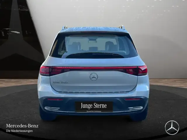 Mercedes-Benz EQB 250