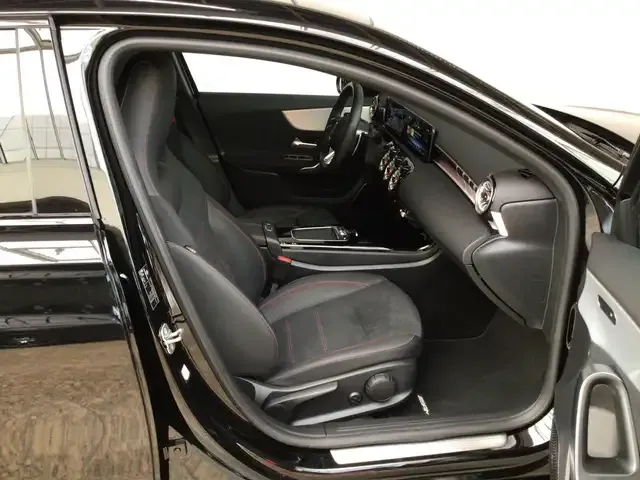 Mercedes-Benz A 35 AMG
